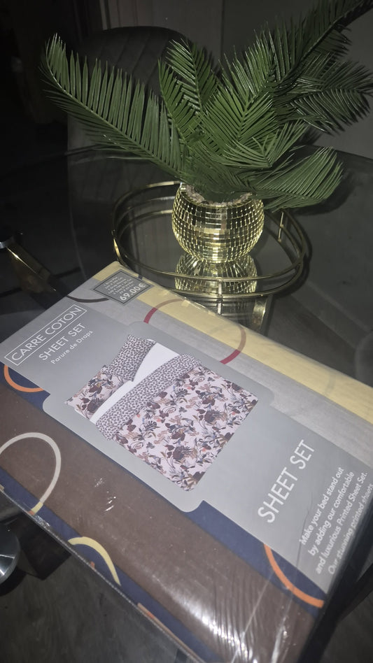 Parure de drap; drap housse, drap plat + 2 taies d'oreiller